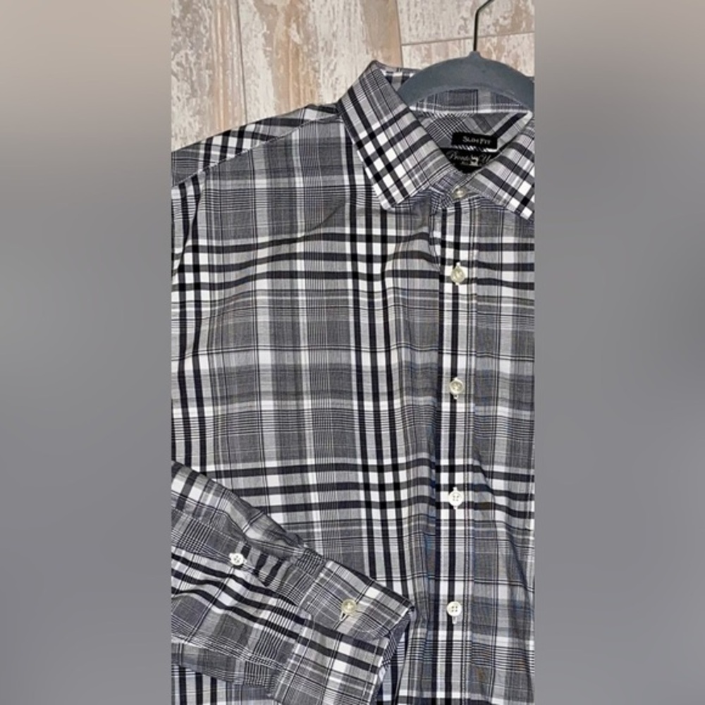 Men’s Slim Fit Button Down Size XL Condition is Incredible 100% Cotton